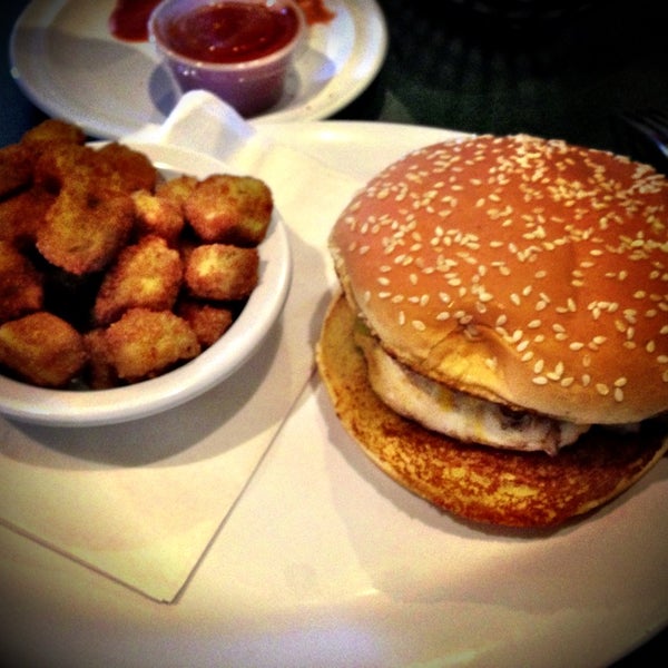 Photos At Goldie S Patio Grill Burger Joint