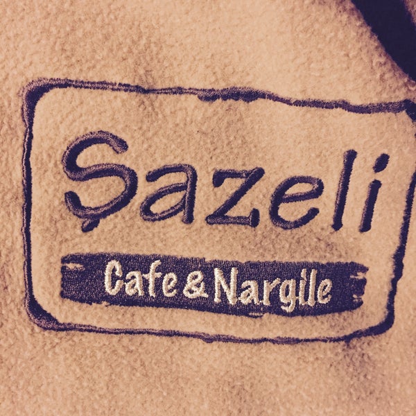 Das Foto wurde bei Şazeli Cafe &amp; Nargile von Elaa A. am 5/29/2015 aufgenommen