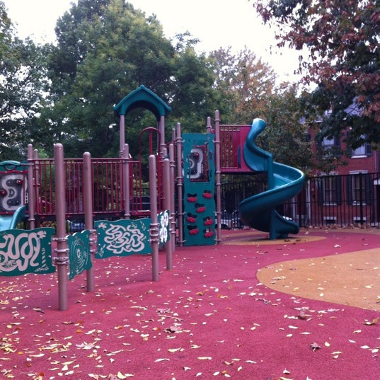 Foto tirada no(a) Musser Park por Tobias T. em 9/29/2012