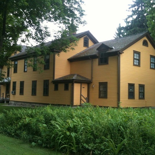 ArrowheadHerman Melville's House 4 tips