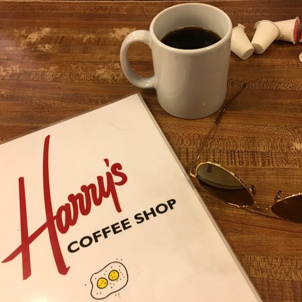 Снимок сделан в Harry&#39;s Coffee Shop пользователем Brian 2/4/2017