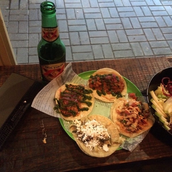 Foto diambil di La Cantina - Urban Taco Bar oleh A.Eskandari pada 4/22/2015