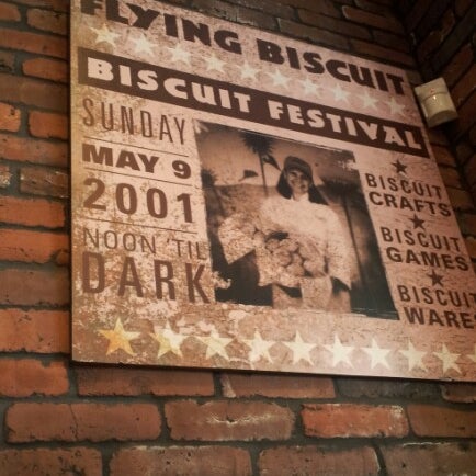 10/7/2012にAdam C.がThe Flying Biscuit Cafeで撮った写真