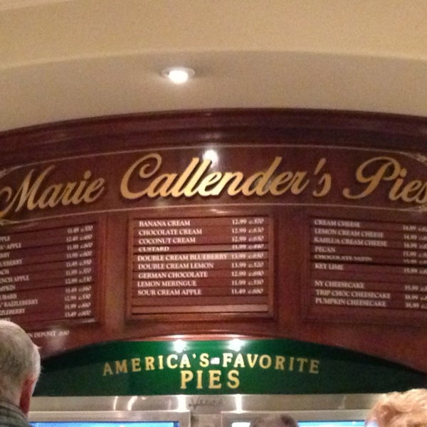 Photo taken at Marie Callender&#39;s by Gaston H. on 12/24/2012