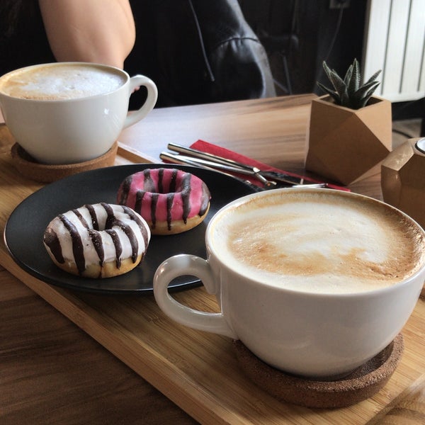 Kahveler güzel donutlarda lezzetli , keyifli bir mekan 👍🏻