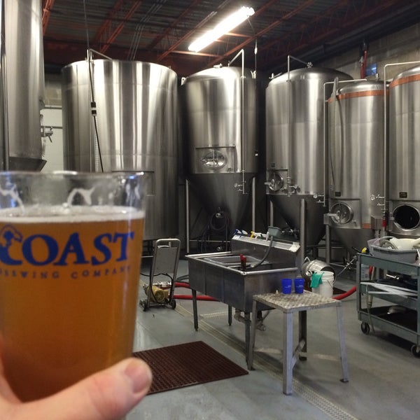 รูปภาพถ่ายที่ COAST Brewing Company โดย Christopher N. เมื่อ 1/3/2015