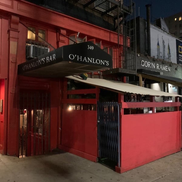 Photo taken at O&#39;Hanlon&#39;s Bar by Jessica Y. on 9/18/2022