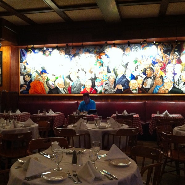 Photo taken at Gallaghers Steakhouse by Rolando G. on 4/18/2013