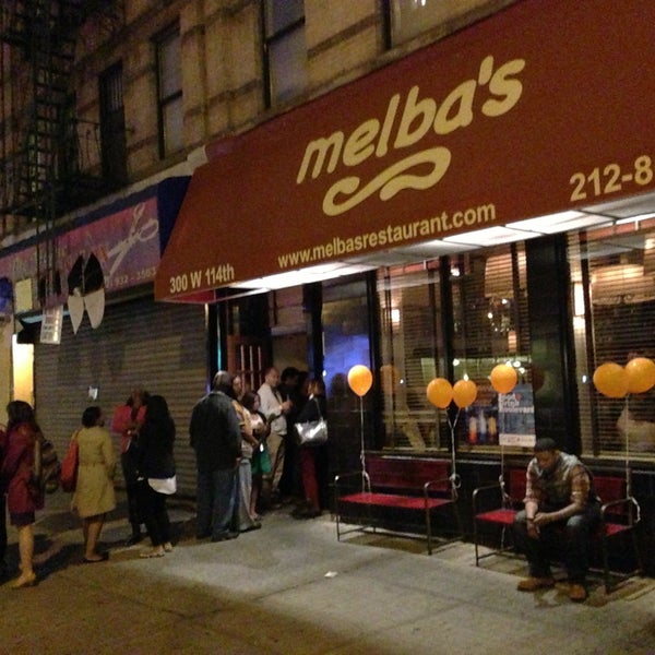 Foto tomada en Melba&#39;s Restaurant  por HarlemGal -. el 5/3/2013