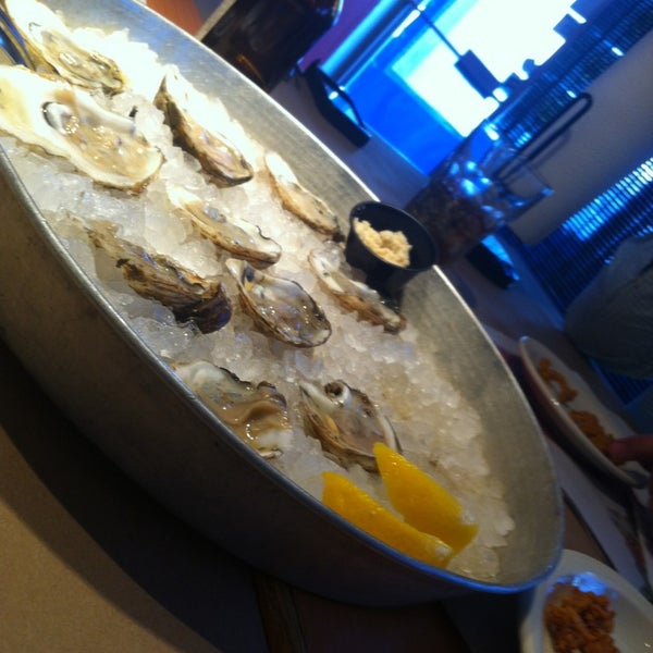 Shucks Fish House & Oyster Bar Seafood Restaurant in West Omaha