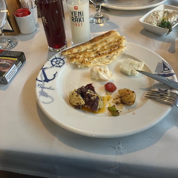 Das Foto wurde bei Sahil Restaurant von Hasan S. am 12/24/2022 aufgenommen