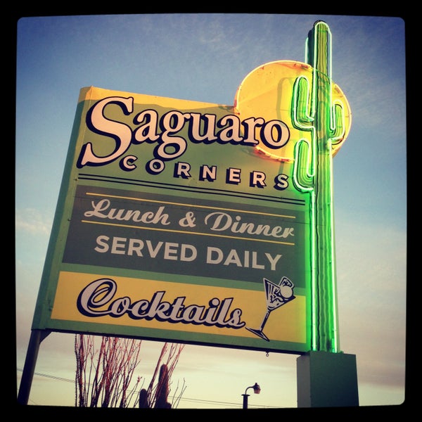 Foto tomada en Saguaro Corners Restaurant &amp; Bar  por Gary M. el 5/8/2013