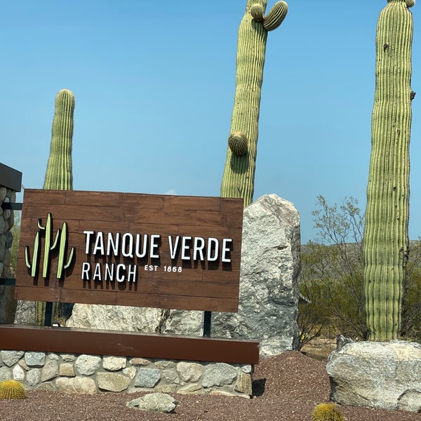 รูปภาพถ่ายที่ Tanque Verde Ranch โดย Gary M. เมื่อ 8/23/2020