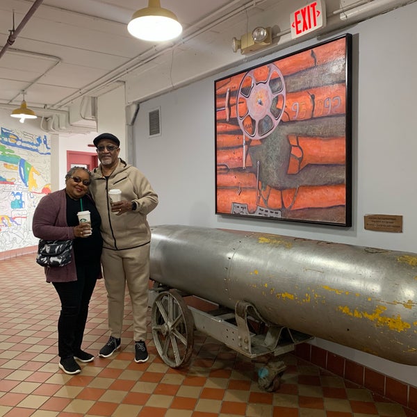 รูปภาพถ่ายที่ Torpedo Factory Art Center โดย Trisha D. เมื่อ 3/11/2019