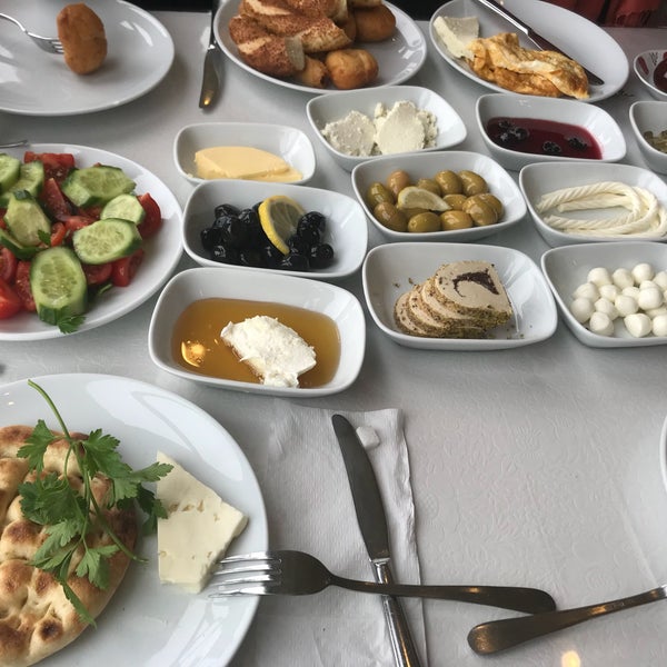 Снимок сделан в Teras Restaurant пользователем cengizdeniz ö. 2/4/2018