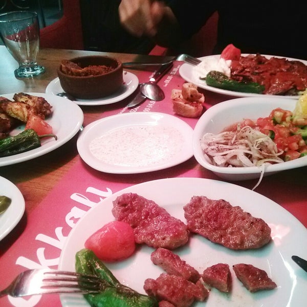 Снимок сделан в Okkalı Restaurant пользователем A.Ela G. 1/5/2015