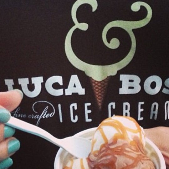 รูปภาพถ่ายที่ Luca &amp; Bosco Ice Cream โดย Catherine O. เมื่อ 7/24/2013