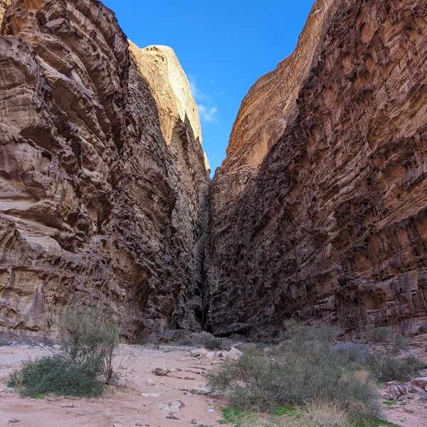 รูปภาพถ่ายที่ Wadi Rum Protected Area โดย Mykhailo D. เมื่อ 2/7/2024
