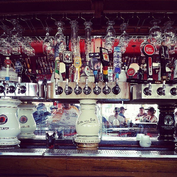 Lucky 13 Dive Bar in East End