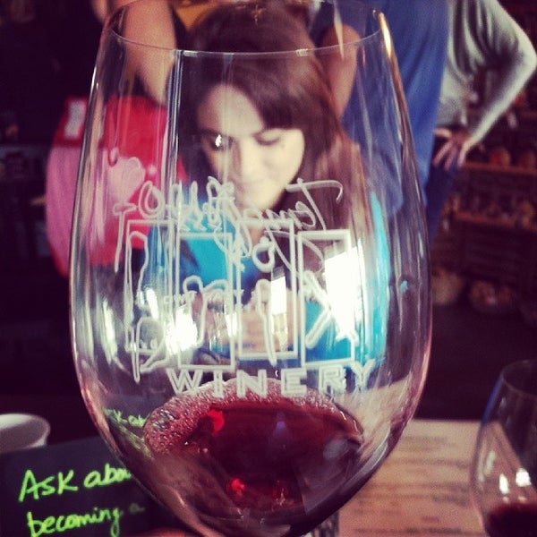 Foto diambil di Four Brix Winery and Tasting Room oleh Anthony V. pada 10/26/2013