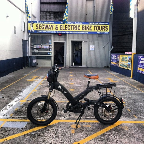 5/11/2013에 JB D.님이 Electric Tour Company Segway Tours: San Francisco Wharf에서 찍은 사진