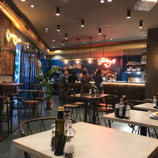Photo taken at la manera coffee food cocktails by Wiwi K. on 6/20/2018