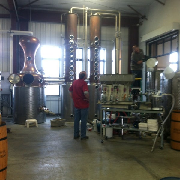 3/20/2013 tarihinde Lisa S.ziyaretçi tarafından Mississippi River Distilling Company &amp; Cody Road Cocktail House'de çekilen fotoğraf
