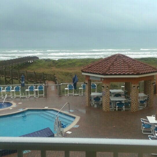 Снимок сделан в La Copa Inn Beach Hotel пользователем Adrienne C. 11/9/2015