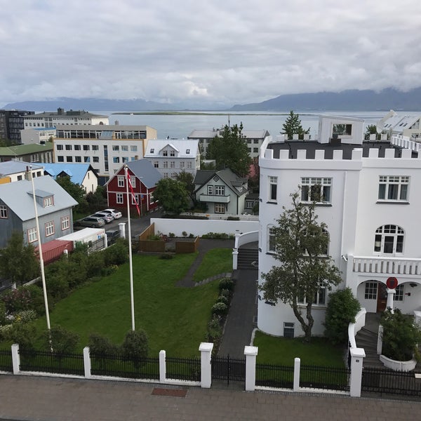 Снимок сделан в Canopy by Hilton Reykjavik City Centre пользователем Tim D. 7/1/2017