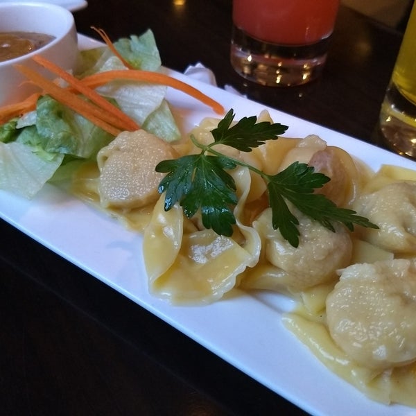 4/26/2018 tarihinde Yuriy R.ziyaretçi tarafından Udom Thai Restaurant &amp; Bar'de çekilen fotoğraf