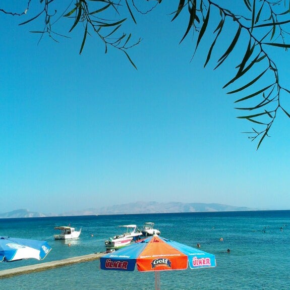 8/27/2013 tarihinde Erol P.ziyaretçi tarafından Ekin Plaj Bar'de çekilen fotoğraf