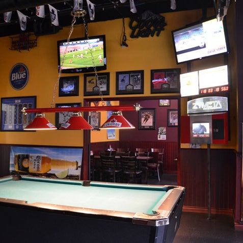 Foto tomada en Hoops Sports Bar &amp; Grill- Bremner  por Hoops Sports Bar &amp; Grill- Bremner el 10/30/2014