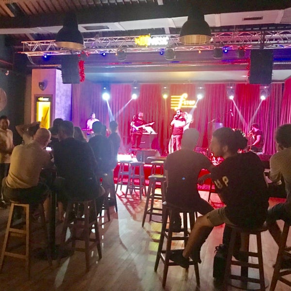 6/4/2019 tarihinde İzzet Ü.ziyaretçi tarafından F Stop Cabaret &amp; Musichall'de çekilen fotoğraf