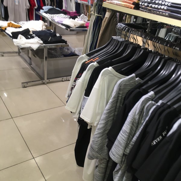 しまむら Clothing Store In 福岡市