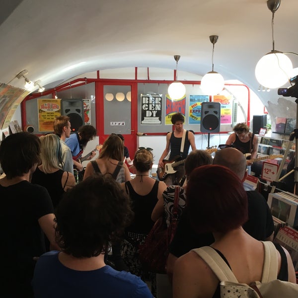 Top 9 record stores in Budapest (2015)