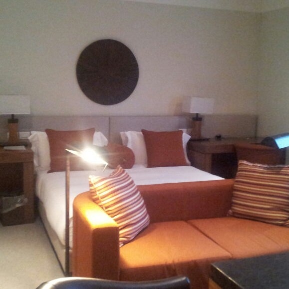 Foto diambil di Milan Suite Hotel oleh Boris P. pada 10/17/2013