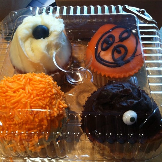 10/21/2012 tarihinde @Dayngrziyaretçi tarafından Burgers &amp; Cupcakes'de çekilen fotoğraf