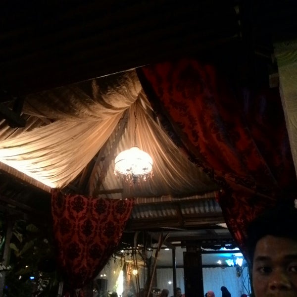 12/12/2014에 Tikaa F.님이 Malay Village Restaurant에서 찍은 사진