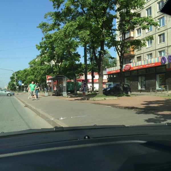 Энтузиастов псков. Пр остановиться. Проспект энтузиастов спб. Киров проспект строителей 40. Остановка ул.