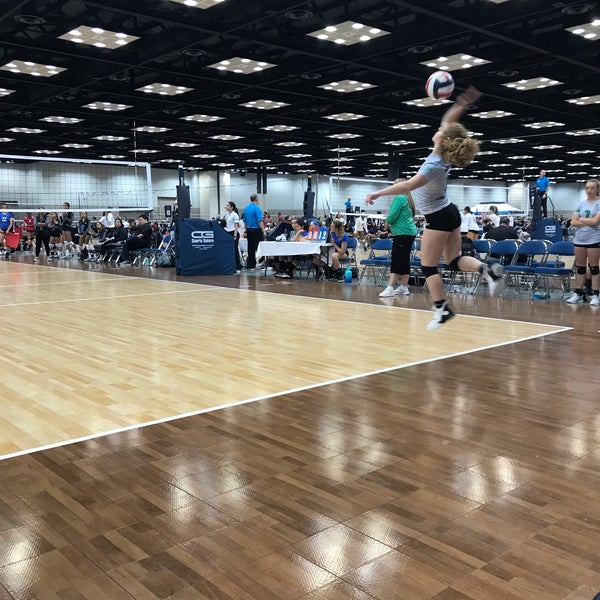 Foto diambil di Indiana Convention Center oleh Joe H. pada 6/28/2019
