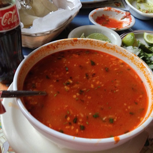Das Foto wurde bei Ensenada Restaurant and Bar von Nikki C. am 1/14/2013 aufgenommen