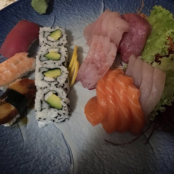 Photo taken at Samurai Restaurant by Harold D. on 8/13/2016