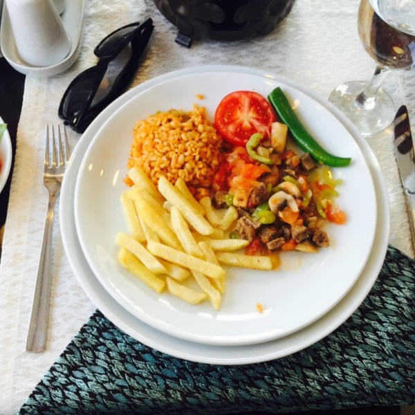 Foto scattata a Gurmeet Pide &amp; Lahmacun Restaurant da Furkan Ç. il 5/5/2015