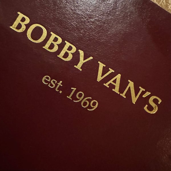 รูปภาพถ่ายที่ Bobby Van&#39;s โดย Francesco M. เมื่อ 5/1/2024