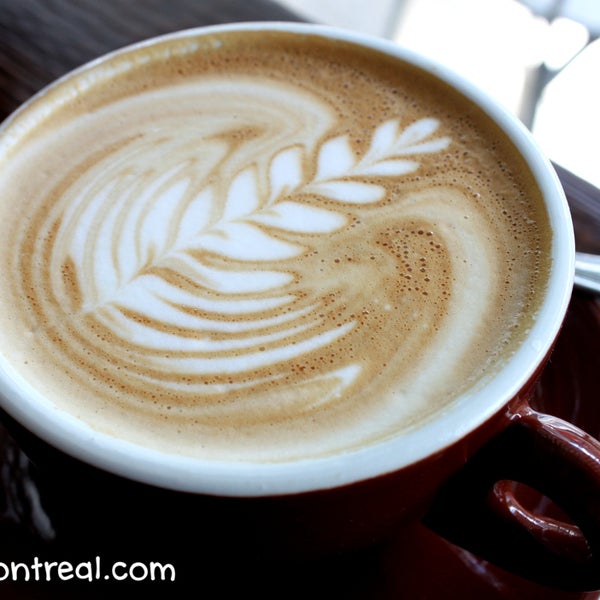 Latte comes in one size with two shots of the 49th Parallel espresso. It was deep and rich and yummilicious!