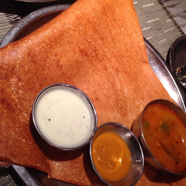 Foto scattata a Pongal Kosher South Indian Vegetarian Restaurant da Shizuka M. il 5/3/2014