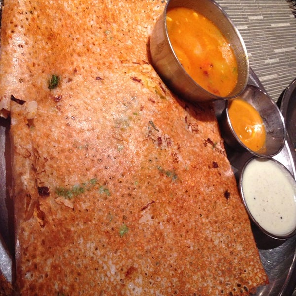 Das Foto wurde bei Pongal Kosher South Indian Vegetarian Restaurant von Shizuka M. am 5/3/2014 aufgenommen