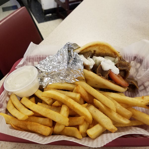 Yianni's Gyros Place 12 tips
