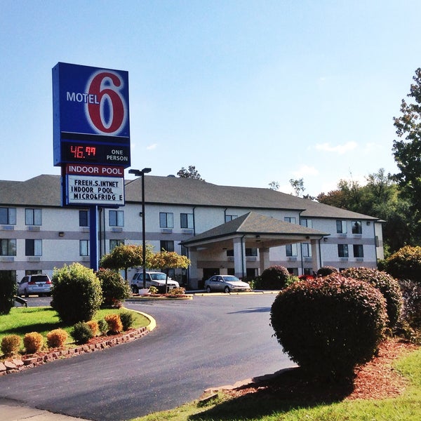 10/31/2014 tarihinde Motel 6ziyaretçi tarafından Motel 6'de çekilen fotoğraf