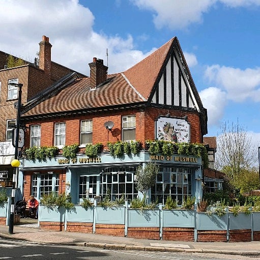 Maid Of Muswell Pub In Alexandra
